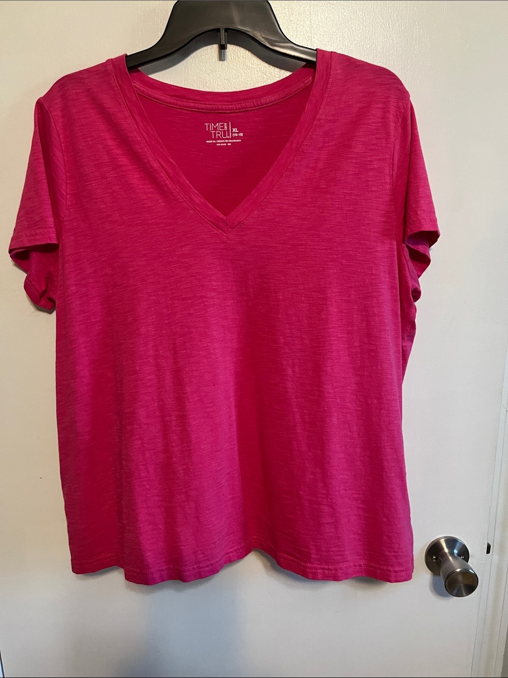 Time and Tru Women's V-Neck Tee in Fuchsia